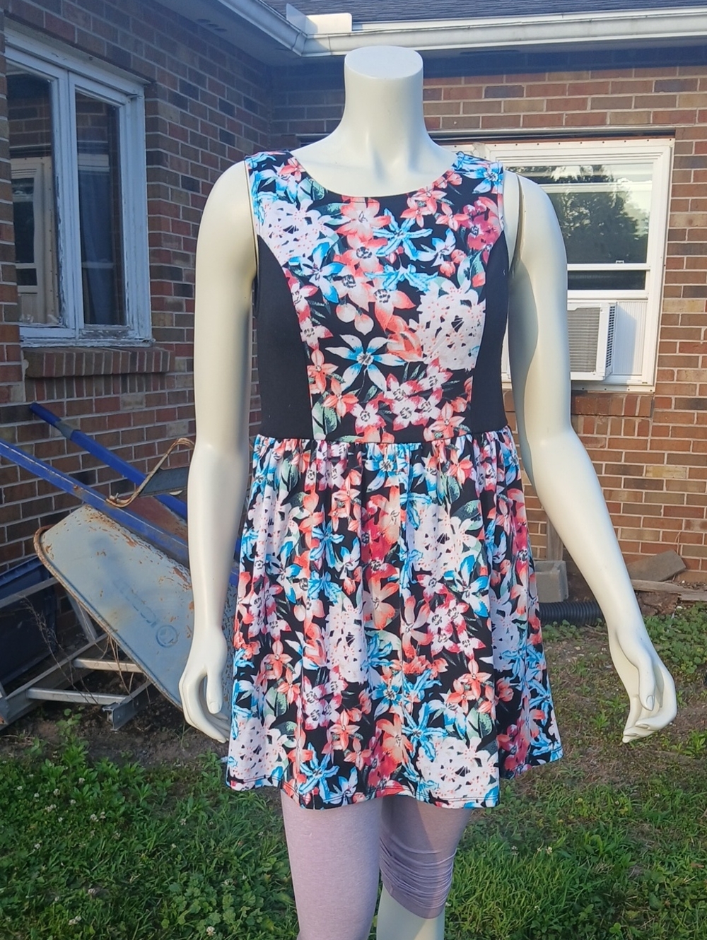 Nwt Rewind Floral Fit & Flare Sleeveless Dress - Black Multi Size Medium